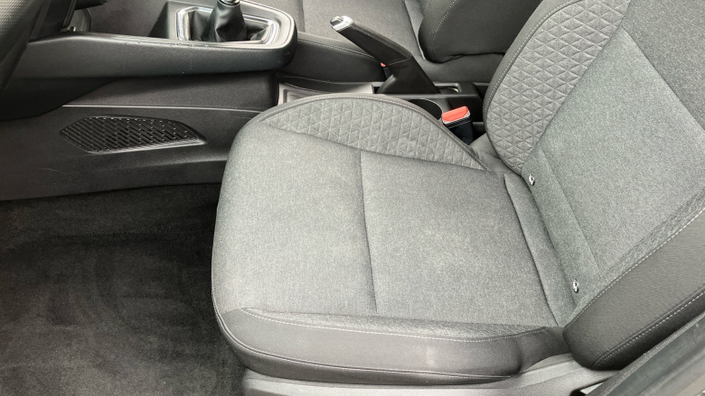 Renault Clio 1.0 TCe 100 Play 5dr Petrol Hatchback